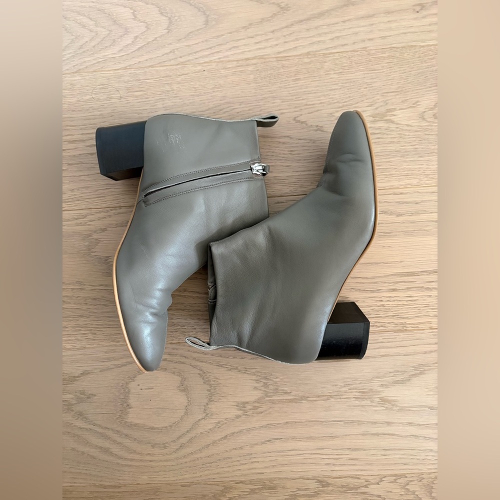 Everlane Gray Leather Ankle Boots Size 5.5